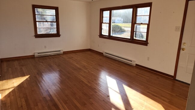 Building Photo - King William Rural Home for Rent