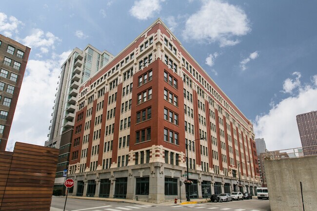 Foto del edificio - 732 S Financial Pl
