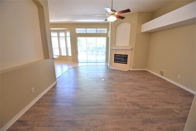 Building Photo - 2524 Emerald Tree Ln