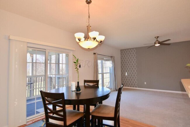 Foto del edificio - 674 Spring Valley Dr