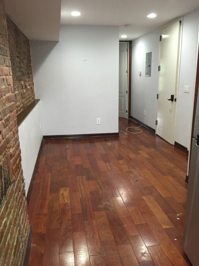 Building Photo - 845 Greene Ave