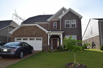 Building Photo - 618 Foster Ln