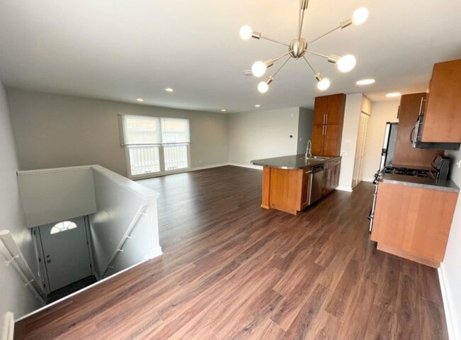 Building Photo - 7935 163rd Ct
