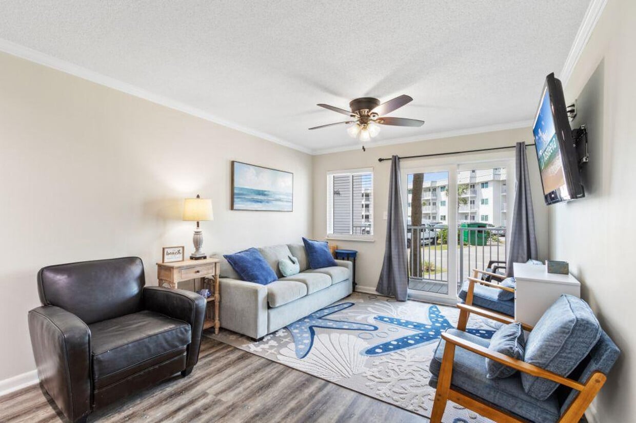 Primary Photo - 400 Plantation Rd