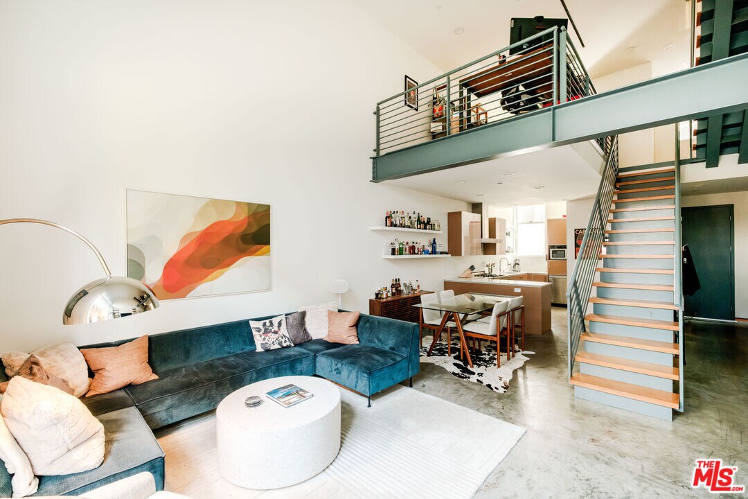 Foto principal - 1220 N Orange Grove Ave