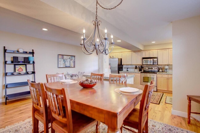 Foto del edificio - 2102 S Sherman St