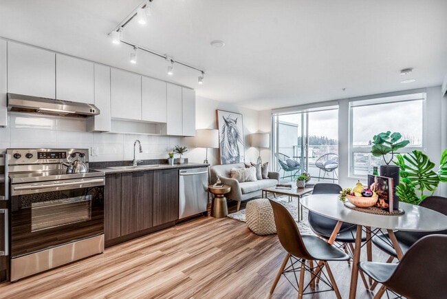 Building Photo - 3583 Kingsway