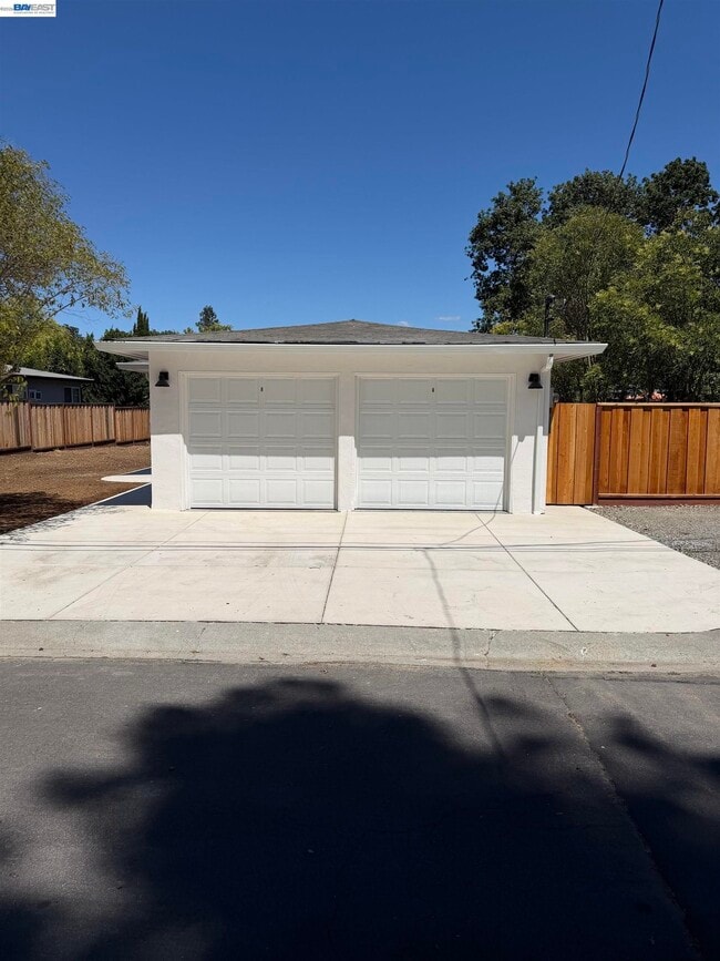 Building Photo - 74-78-78 Palana Ct