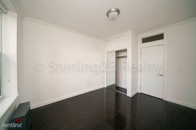 Building Photo - 2 br, 1 bath Apartment - 25-03 24th Ave