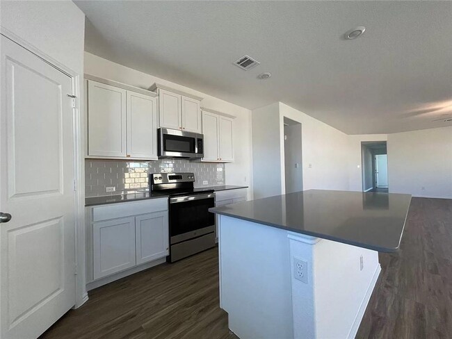 Building Photo - 1003 Wolseley Dr