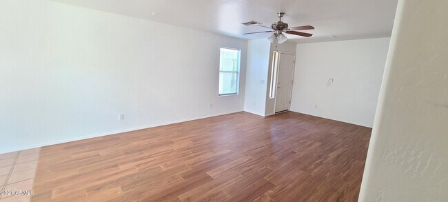 Building Photo - 225 W Santa Gertrudis Trl