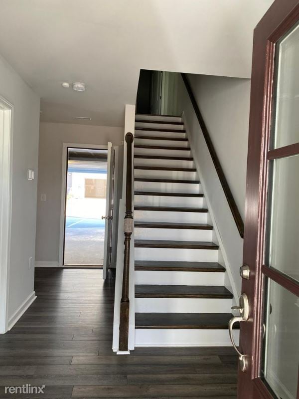 Building Photo - 4 br, 3.5 bath Townhome - 1449 Rosepine Dr