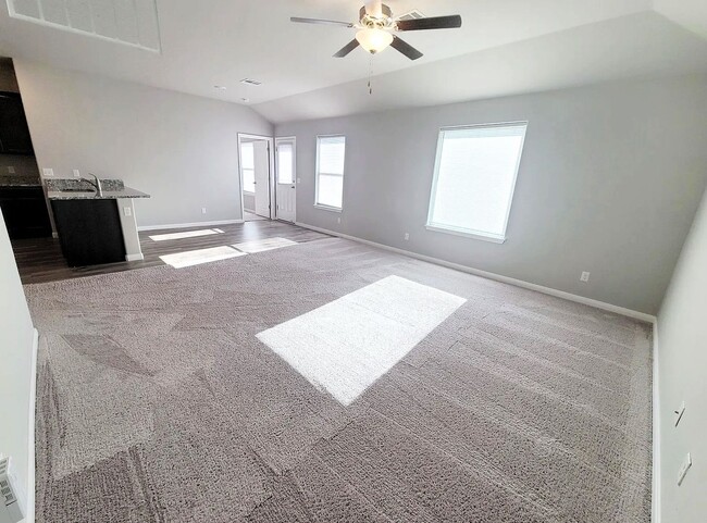 Foto del edificio - 1701 Crimson Lake Blvd