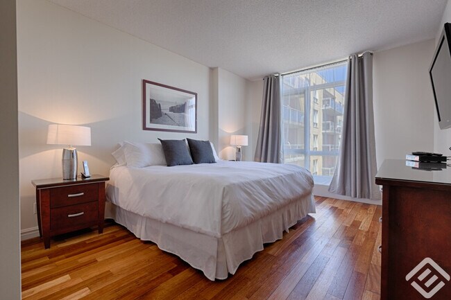 Photo du bâtiment - 2700 Rue Rufus-Rockhead