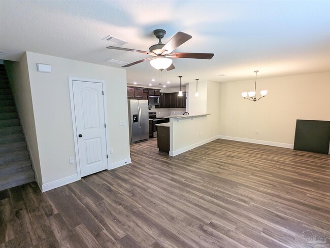 Building Photo - 5053 Peach Dr