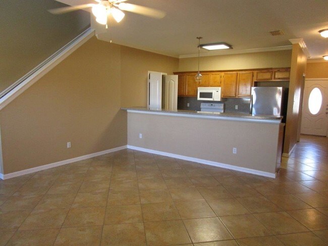 Building Photo - 14214 Ambrosia St