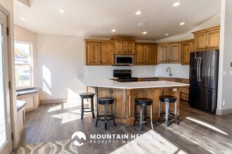 Building Photo - 4071 S Sandpiper Ln