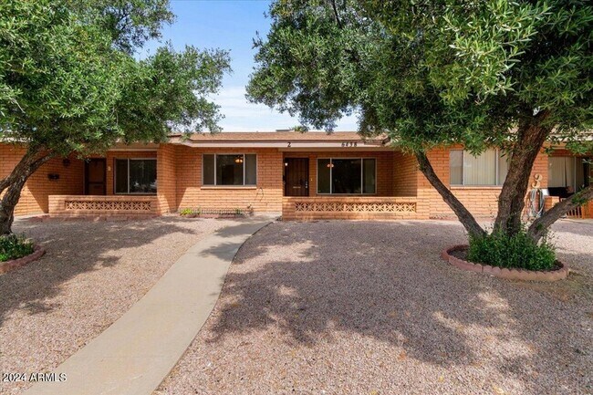 Foto del edificio - 6438 E Butte St