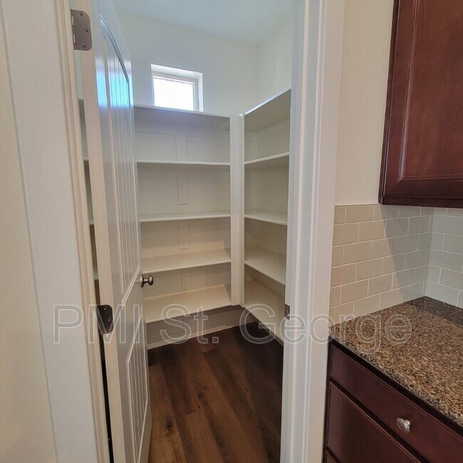 Foto del edificio - 5704 S Adobe Sun Dr