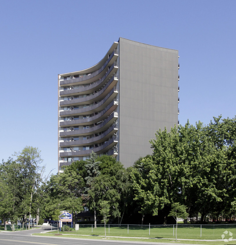 Building Photo - The Bloordale