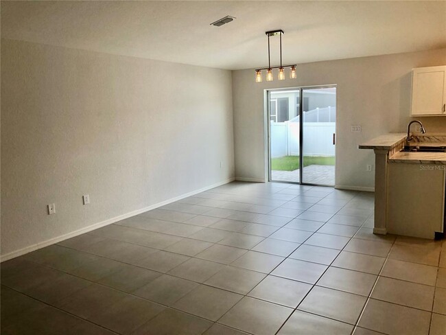 Building Photo - 332 Cascara Ln