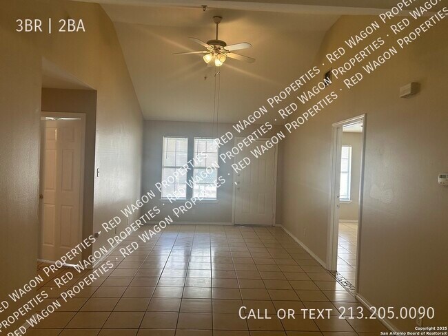 Foto del edificio - 7639 Windsor Oaks