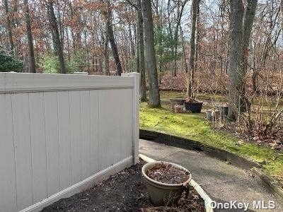 Building Photo - 228 Springmeadow Dr