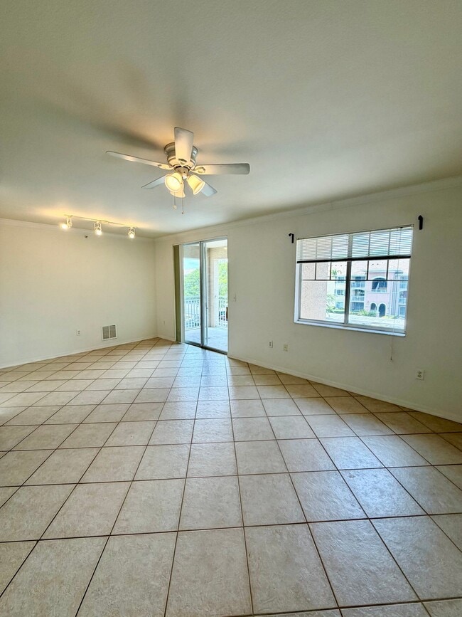 Building Photo - 6529 Emerald Dunes Dr