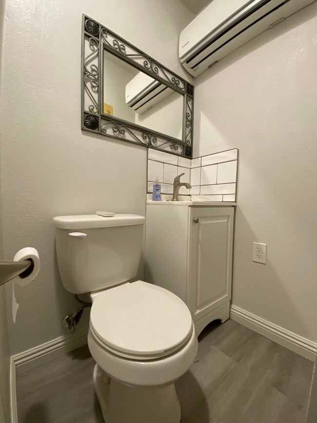 Building Photo - 13922 Frame Rd