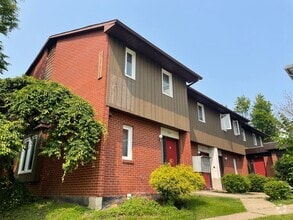 Building Photo - 709 W College Ave