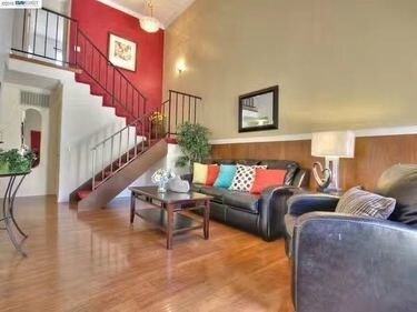 Building Photo - 6834 Jarvis Ave