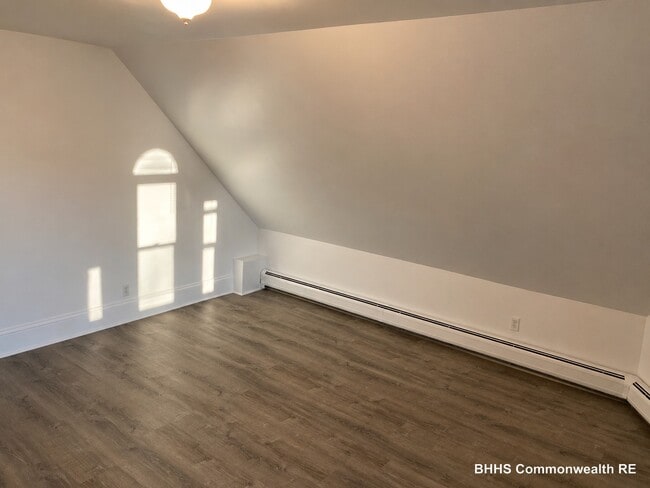 Building Photo - 205 Highland Ave