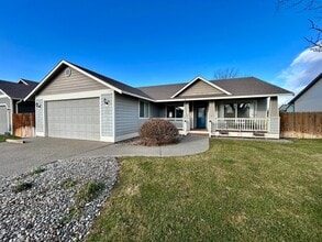 Building Photo - 613 W 16th Ave