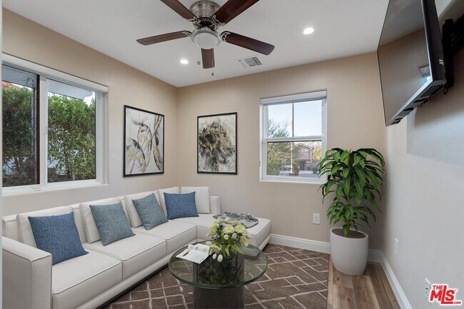 Foto del edificio - 22520 Ballinger St