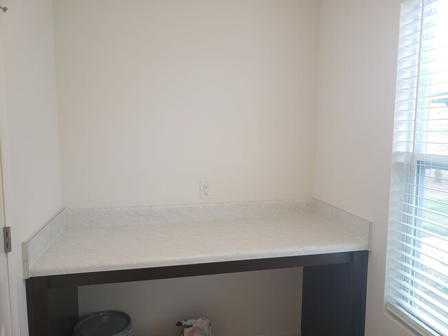 Building Photo - 3465 Vickrey Meadow Dr