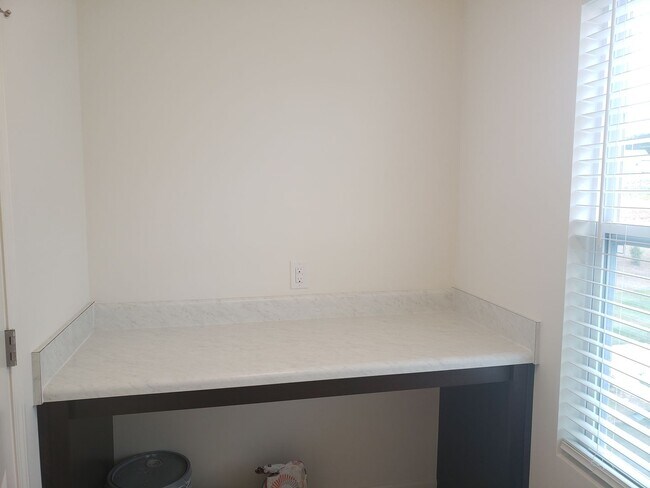 Foto del edificio - 3465 Vickrey Meadow Dr