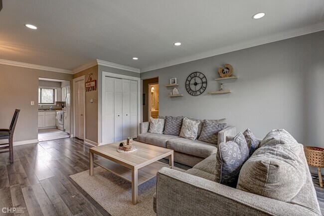 Foto del edificio - 1220 Whispering Hills Ct