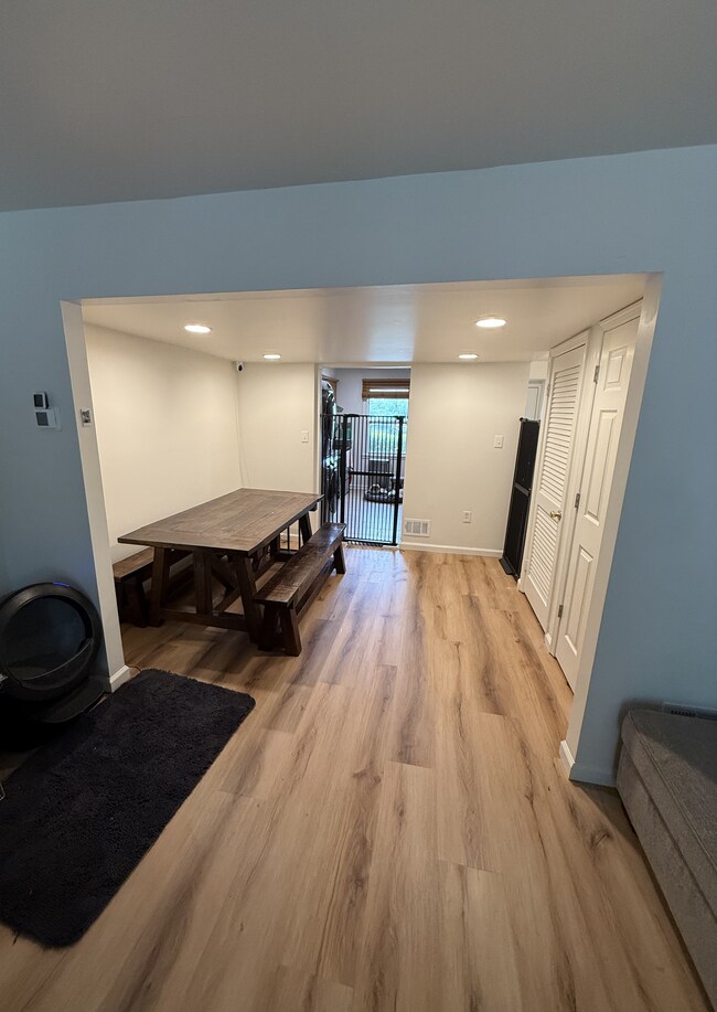 Comedor - 7627 Glenolden Pl