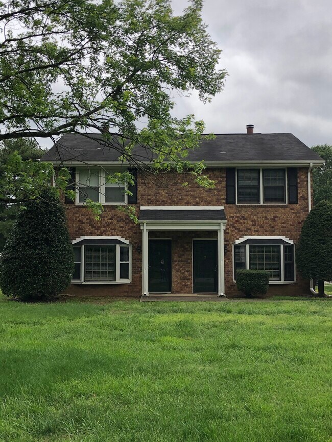 Building Photo - 405 Alexander Dr