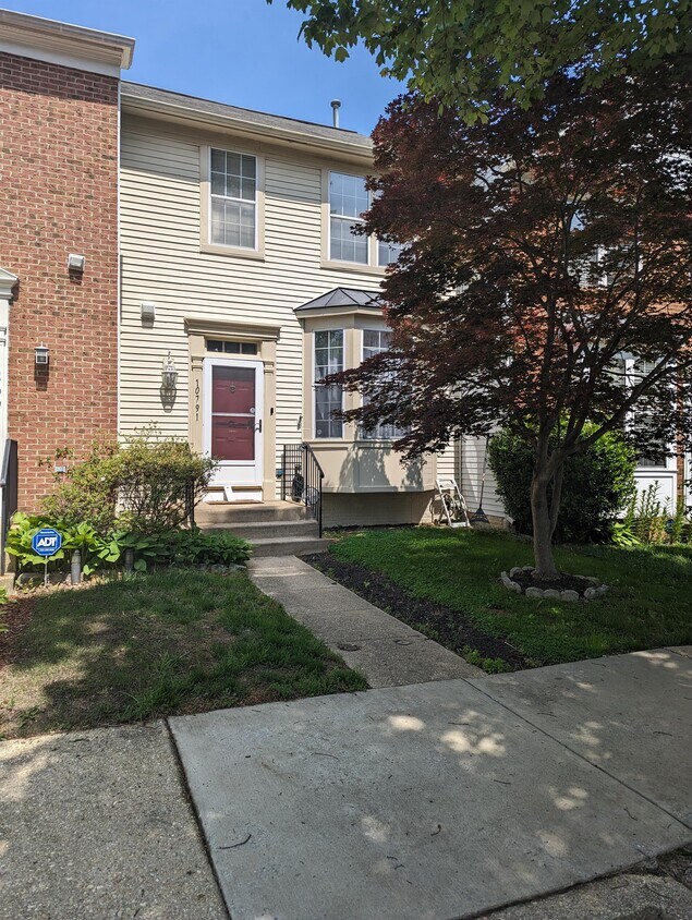Primary Photo - 10791 Kitchener Ct