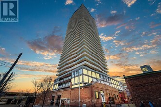 Building Photo - 390 Cherry St