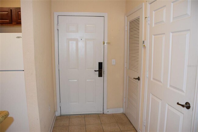 Building Photo - 8020 Tuscany Way