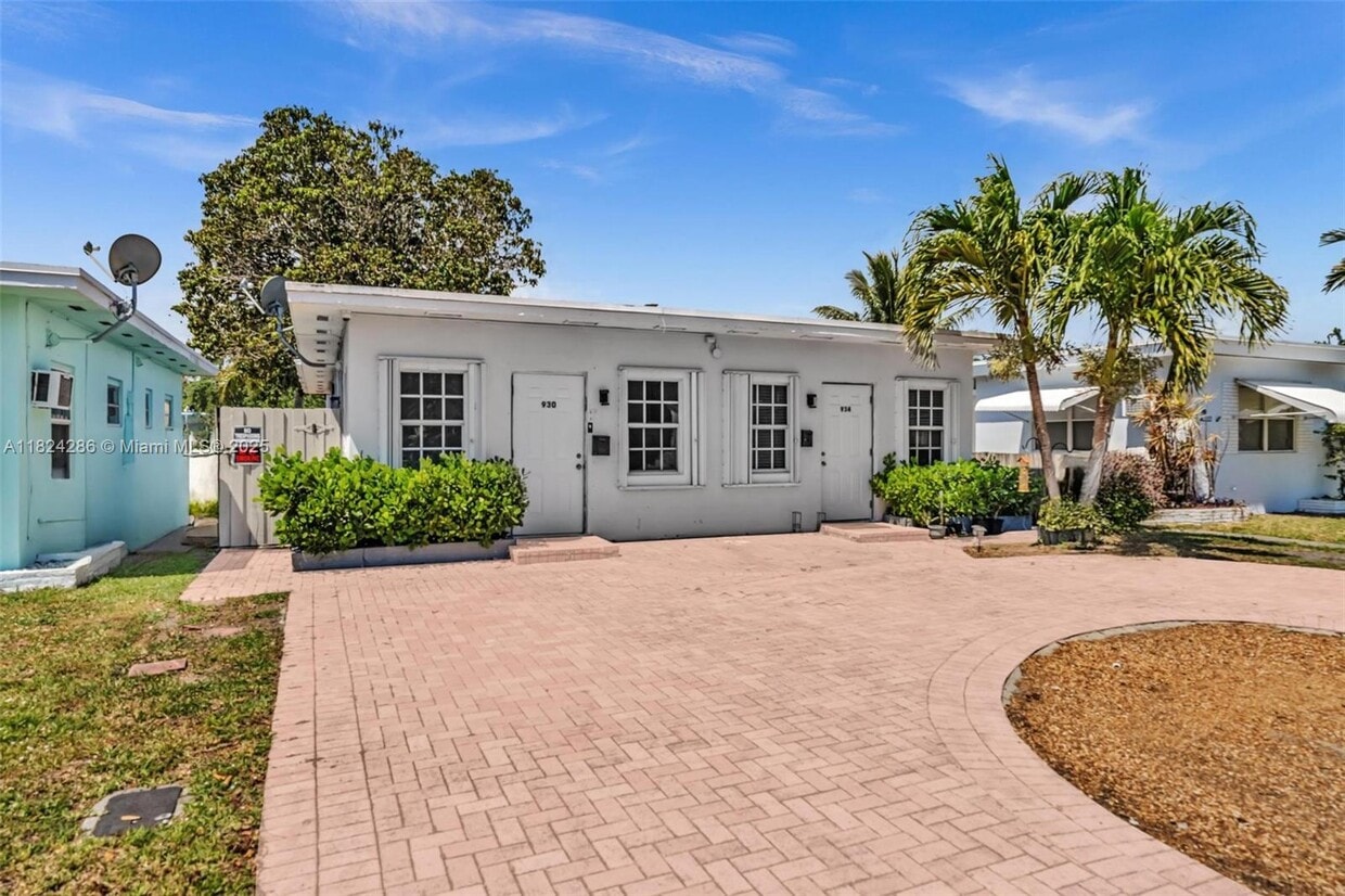 Primary Photo - 930 N 16th Ave