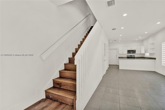 Foto del edificio - 6323 NW 1st Pl