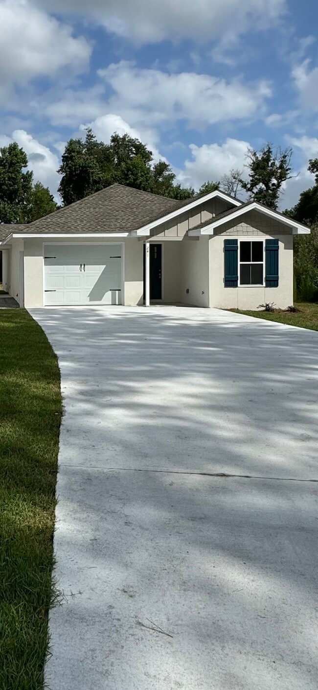 Building Photo - 241 Crown Cir