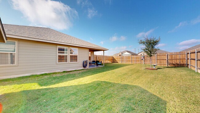 Foto del edificio - Stunning 4 bedroom home in pristine condition!!!