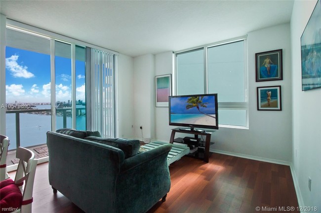 Building Photo - 1 br, 1 bath  - Quantum on the Bay
