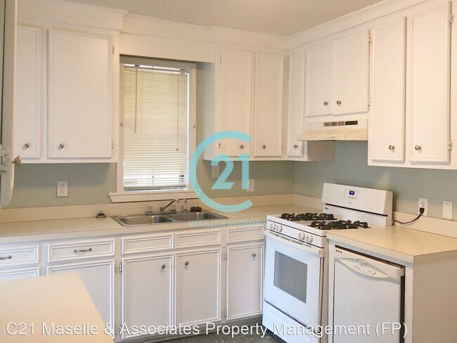 Building Photo - 3 br, 2 bath House - 415 E Ridgeway
