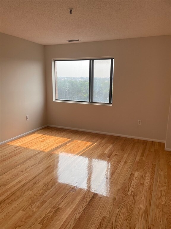 Building Photo - 3920 Mystic Valley Pkwy
