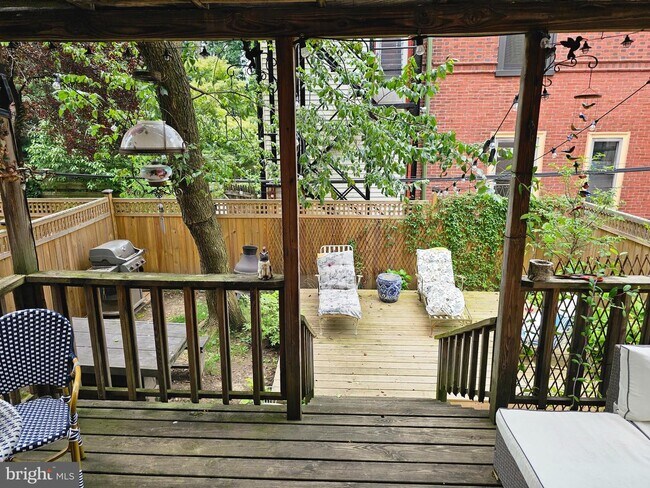 Building Photo - 920 S 48th St